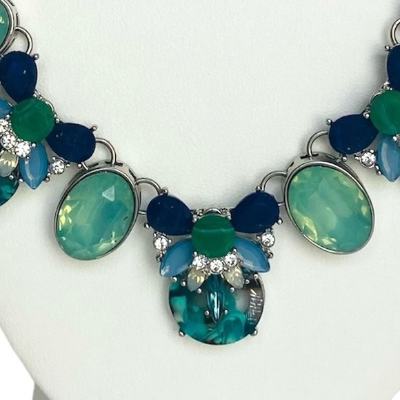 Blue Green Cabochon Rhinestone Silver Tone Statement Necklace - Picture 6 of 6